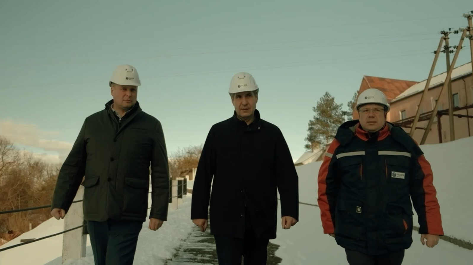 Генеральный директор «Россети Северо-Запад» и «Россети Янтарь» Вячеслав Торсунов проверил работу Правдинской ГЭС-3 в Калининградской области.