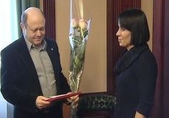 Освещать жизнь – задача и энергетиков, и журналистов. Освещать жизнь – задача и энергетиков, и журналистов.