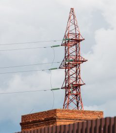 Работы по демонтажу грозозащитного троса на высоковольтной воздушной линии прошли успешно