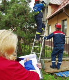 Владельцы особняков в Светлогорске не платят за электричество Владельцы особняков в Светлогорске не платят за электричество