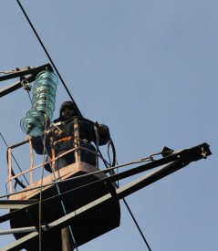 Энергетики подключают к электроснабжению все новых потребителей, что становится возможным благодаря реконструкции энергетических объектов