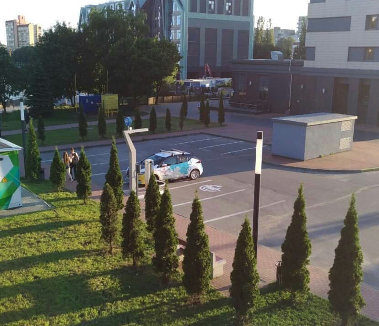 Из Польши в Японию на электрокаре. На электрозаправке «Янтарьэнерго» зарядился автомобиль знаменитого польского путешественника Из Польши в Японию на электрокаре. На электрозаправке «Янтарьэнерго» зарядился автомобиль знаменитого польского путешественника