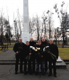 Генеральные директора дочерних обществ «Россети» почтили память советских солдат Генеральные директора дочерних обществ «Россети» почтили память советских солдат