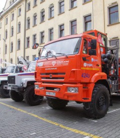 На 9 единиц новой спецтехники пополнился автопарк ОАО «Янтарьэнерго» в 2015 году На 9 единиц новой спецтехники пополнился автопарк ОАО «Янтарьэнерго» в 2015 году