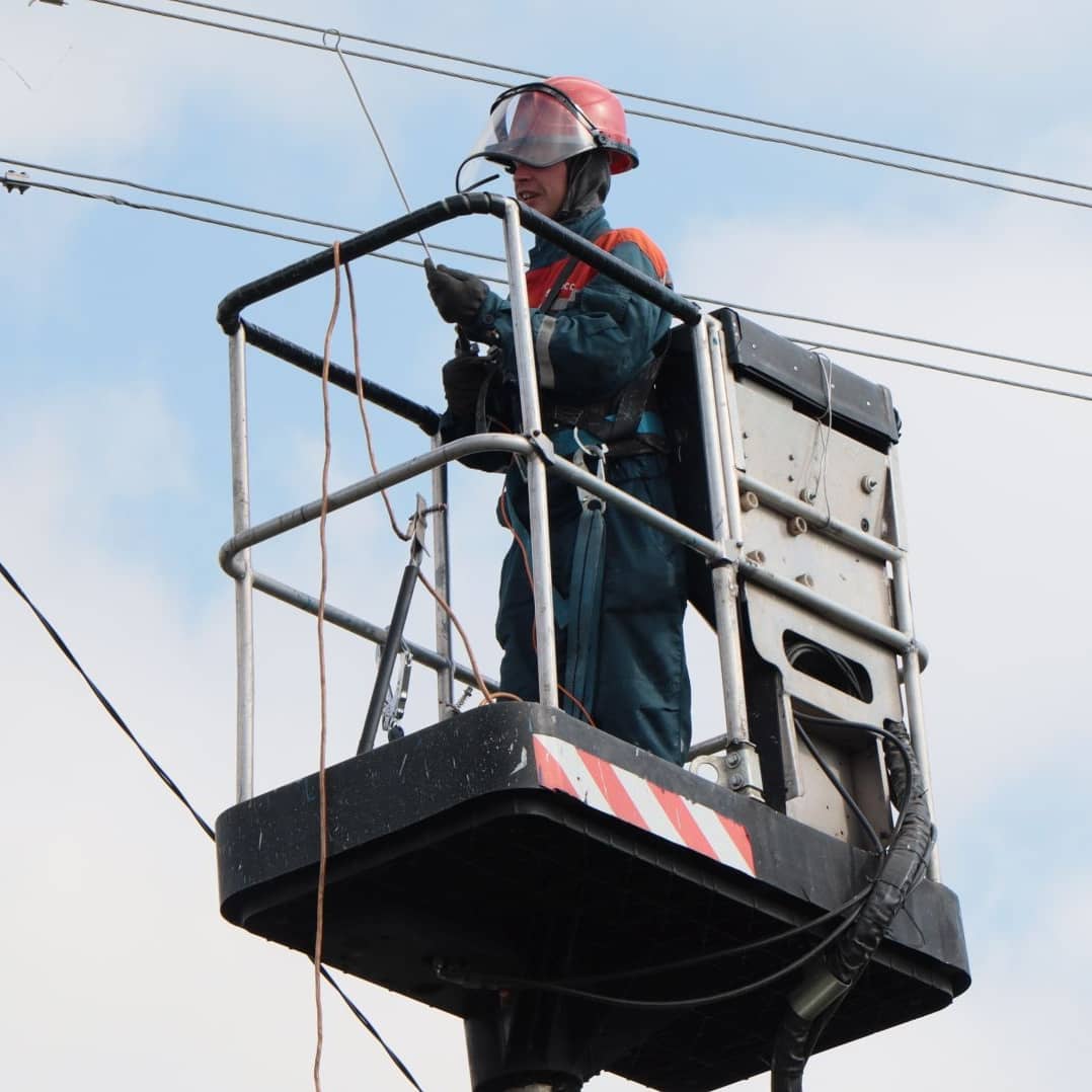 Сети "Янтарьэнерго" выдержали испытание штормовым ветром
