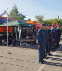 ОАО «Янтарьэнерго» и Управление МЧС России по Калининградской области провели совместные командно-штабные учения — смотр готовности аварийных бригад Общества к ликвидации чрезвычайных ситуаций в энергосистеме в условиях низких температур ОАО «Янтарьэнерго» и Управление МЧС России по Калининградской области провели совместные командно-штабные учения — смотр готовности аварийных бригад Общества к ликвидации чрезвычайных ситуаций в энергосистеме в условиях низких температур